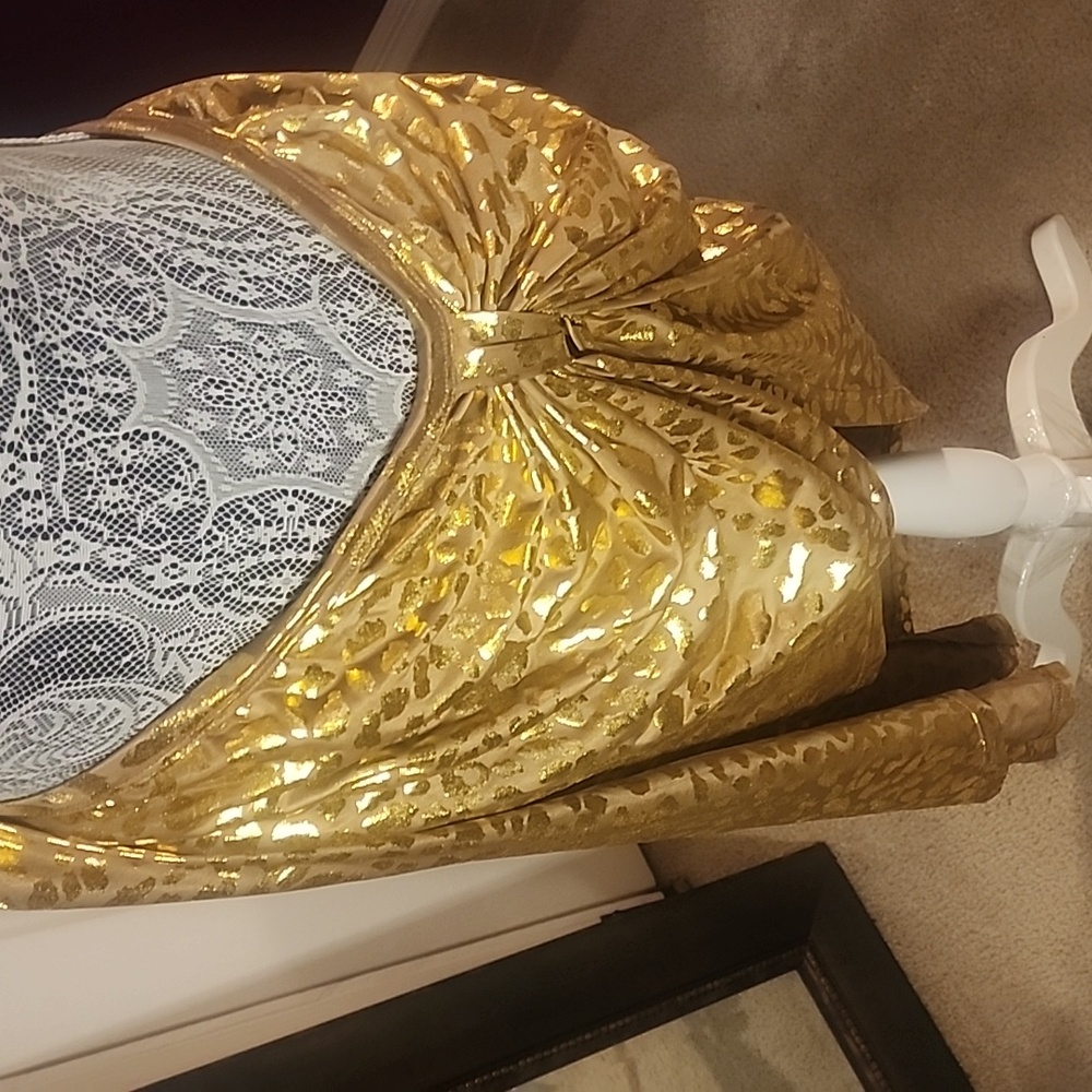 SOLD Choosy Skir Gold Mattalic front Slit